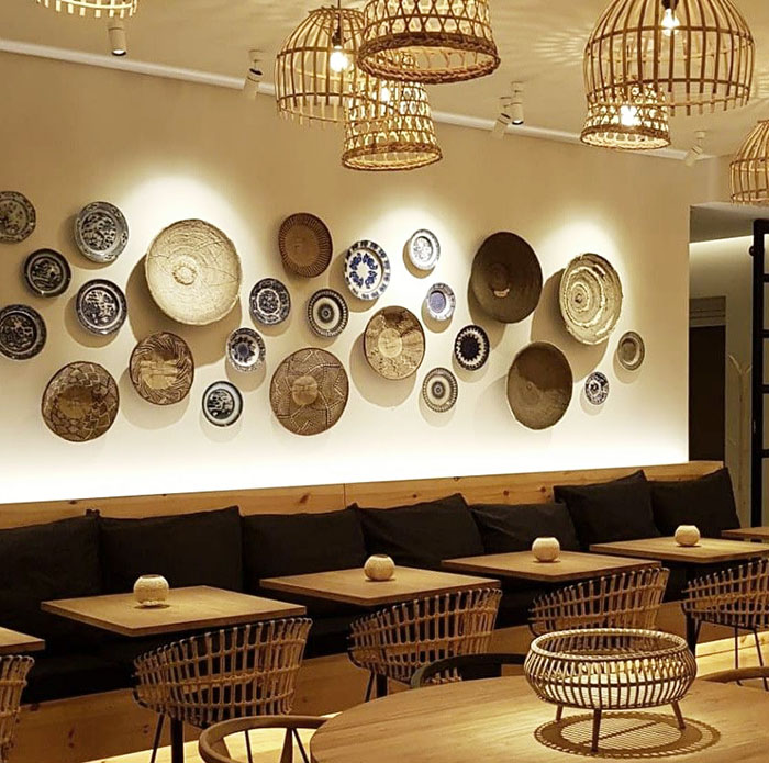 Dùng vật phẩm trang trí để trang trí tường